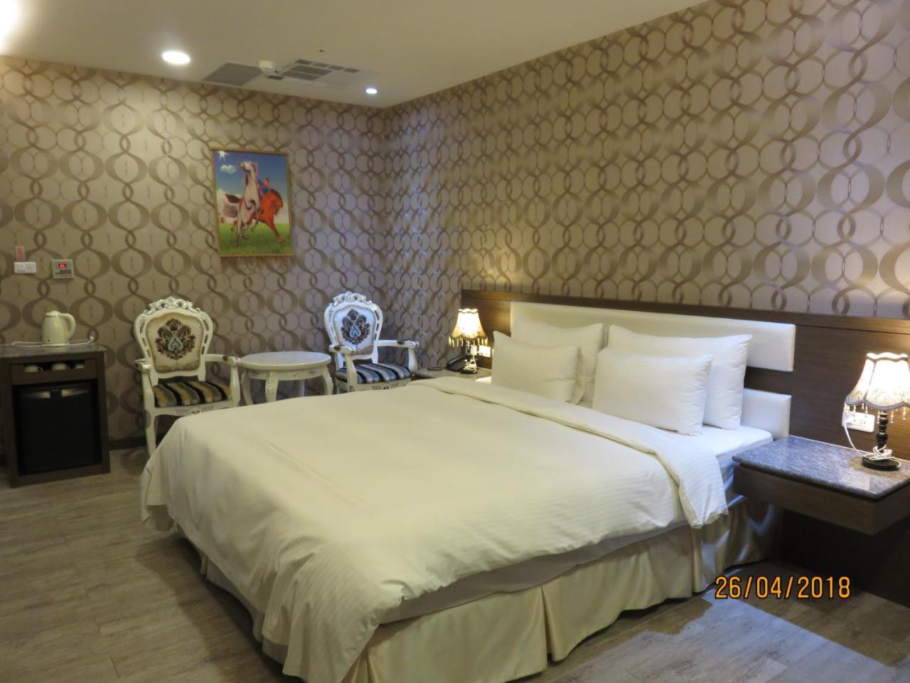 Mao Hua Motel Đài Trung Ngoại thất bức ảnh