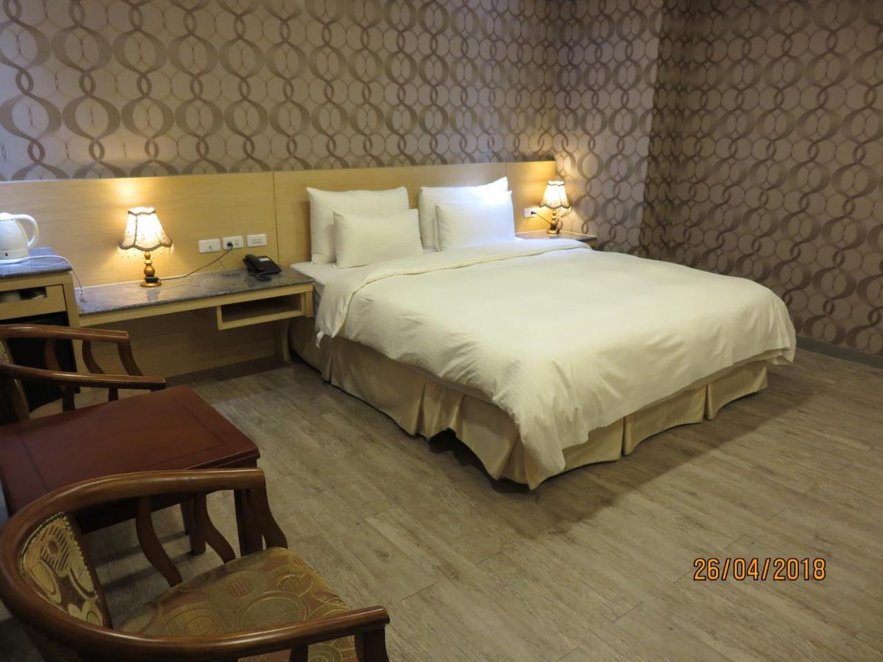 Mao Hua Motel Đài Trung Ngoại thất bức ảnh
